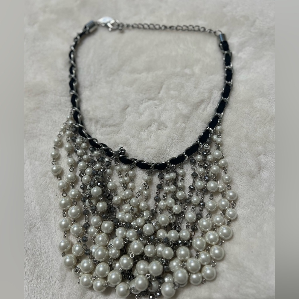 Faux pear white black statement beaded necklace chicos long acrylic chunky - Picture 1 of 1